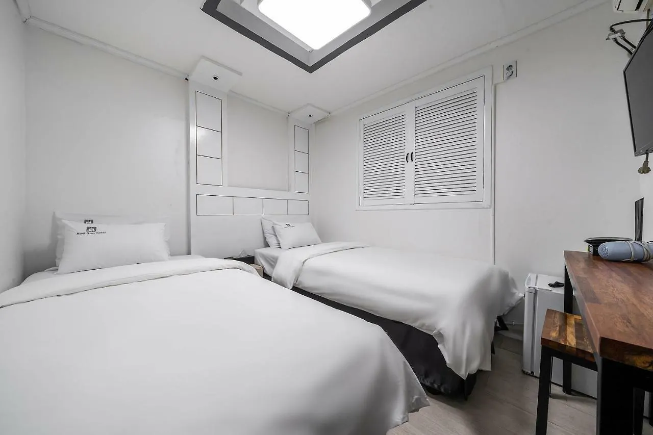 Must Stay Hotel Seoul 2*,
