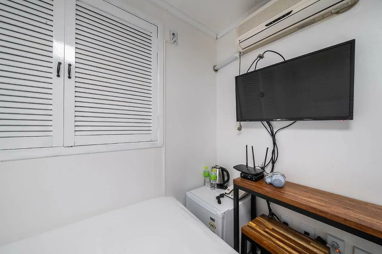 Must Stay Hotel Seoul 2*,